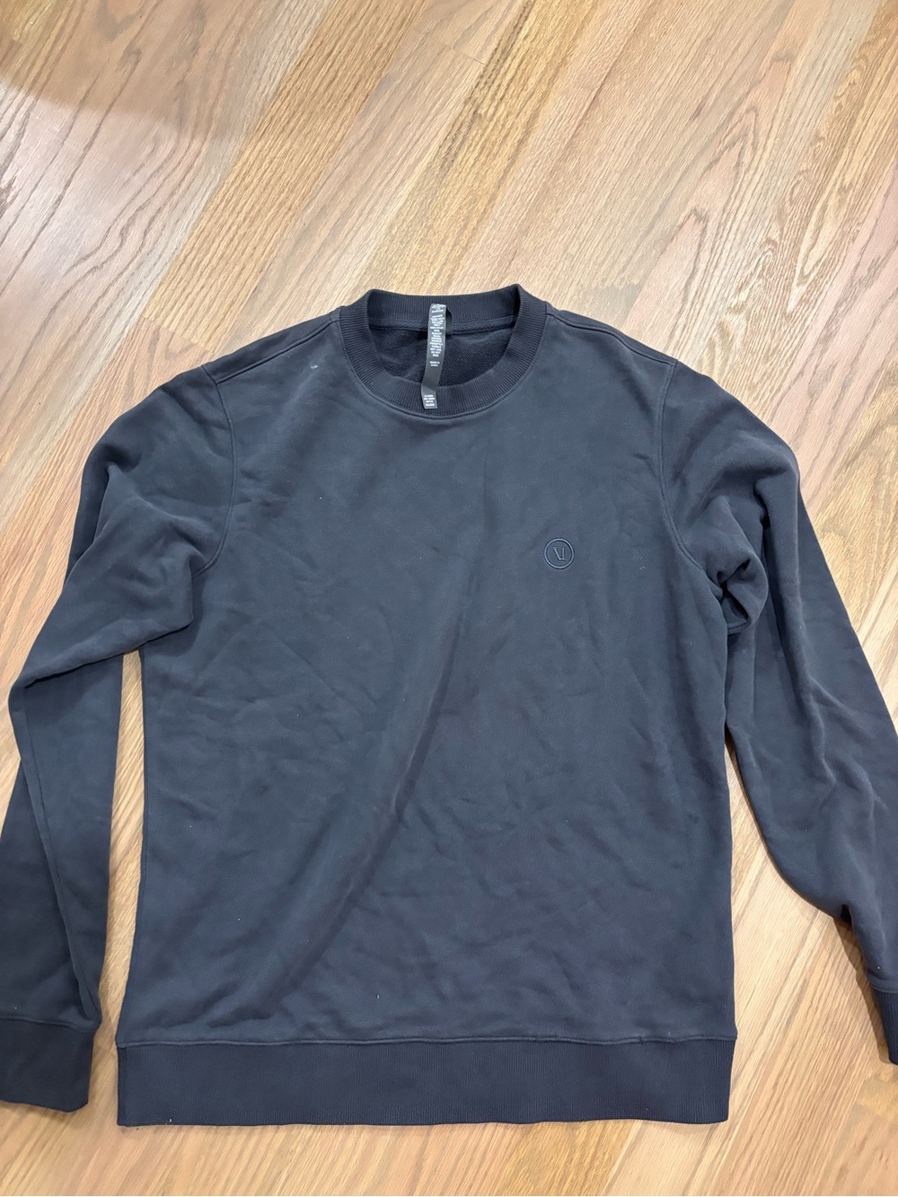 Vuori Men’s Cypress Logo Crew